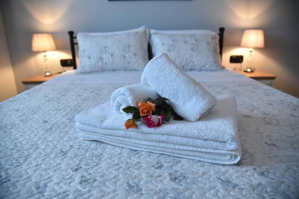 Family Apartments 4 Lechaio Ngoại thất bức ảnh