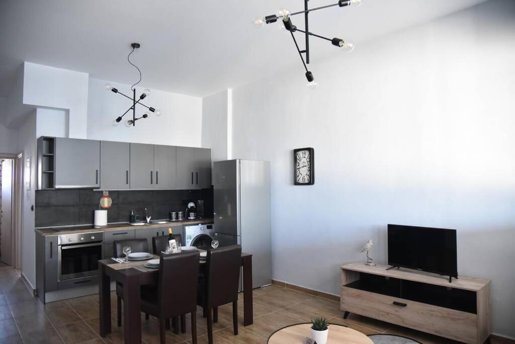 Family Apartments 4 Lechaio Ngoại thất bức ảnh